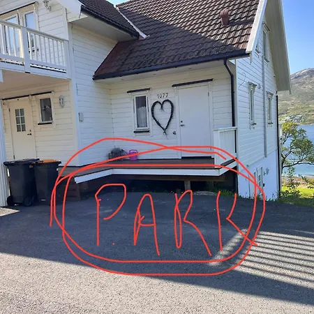 Apartment Kvaloya By The Sea Tromsø